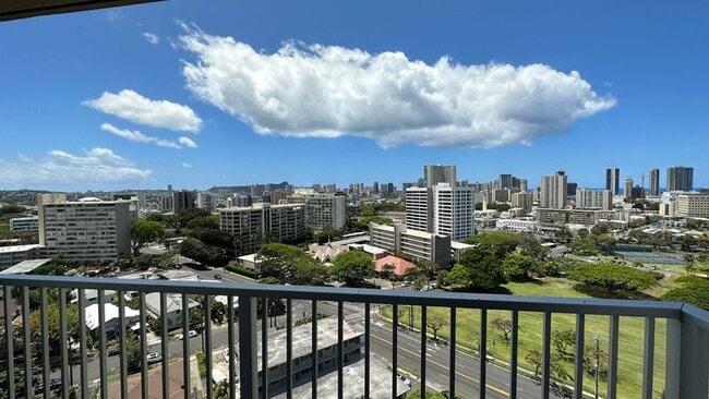 Building Photo - 1617 Ke’eaumoku St