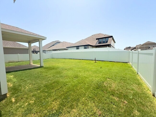 Building Photo - 8978 Fair Oaks Dr