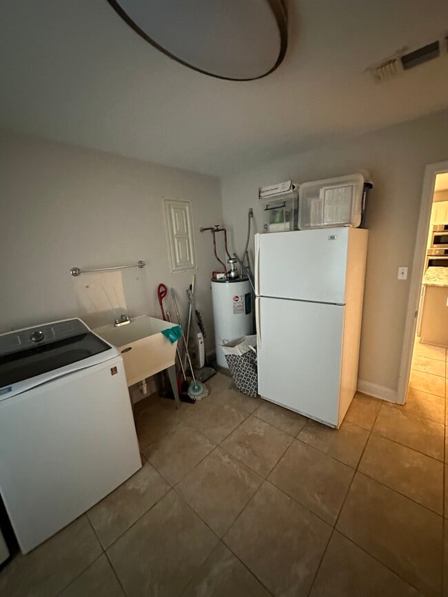 Building Photo - 701 Sarazen Dr