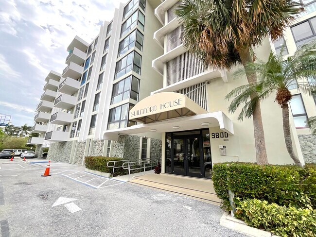 Building Photo - 9800 W Bay Harbor Dr