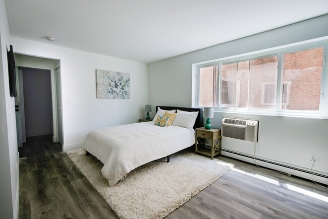 Building Photo - 5314 N Damen Ave