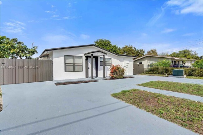 Building Photo - 1960 SW 68th Way