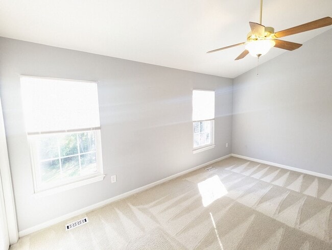 Building Photo - END UNIT townhouse in Ballenger Creek neig...