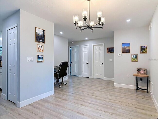 Building Photo - 8676 Hillside Dr