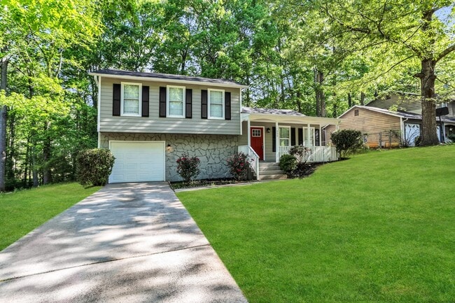 Building Photo - 755 Forest Path