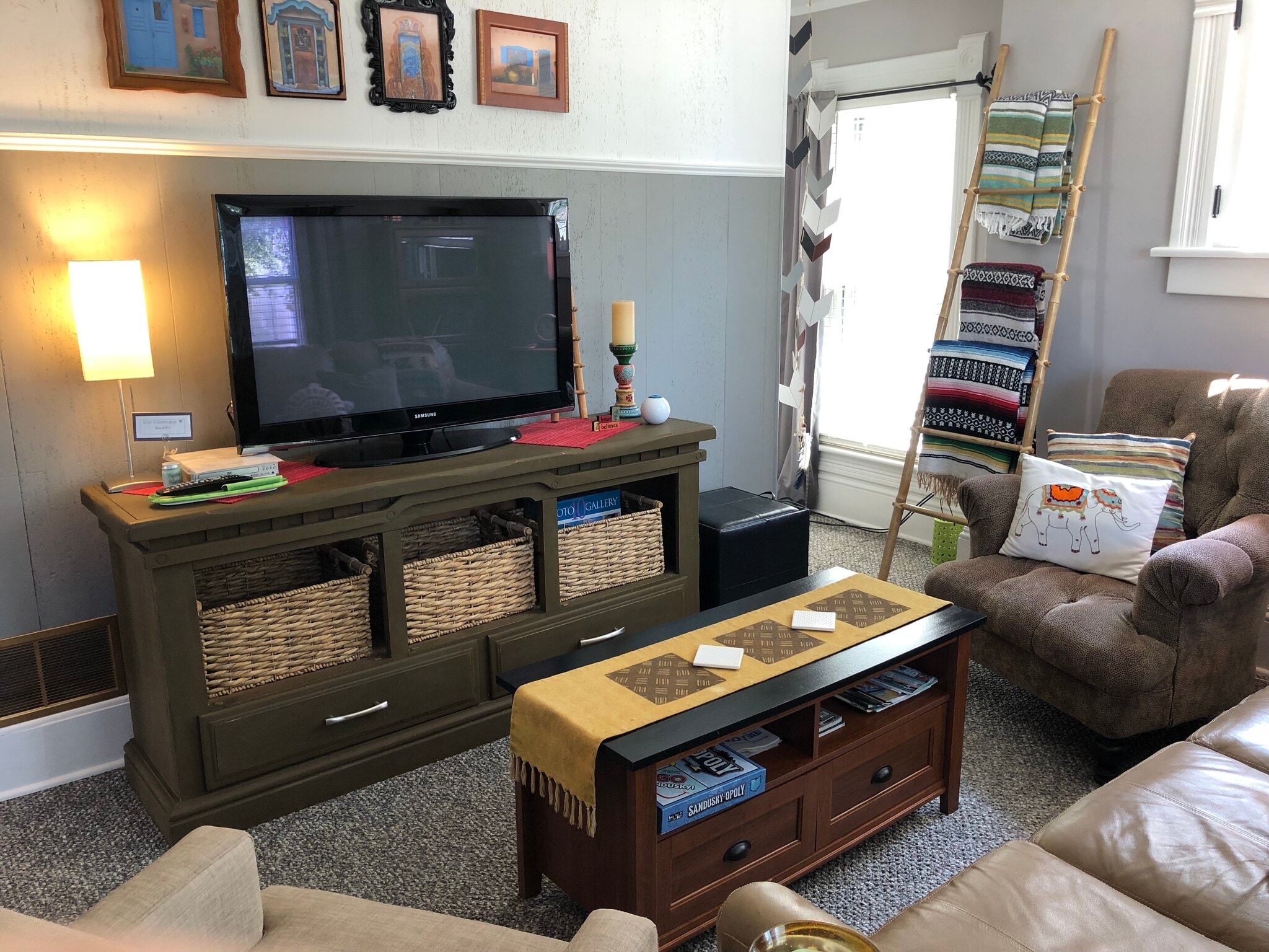 Fun eclectic decor - 1216 Central Ave