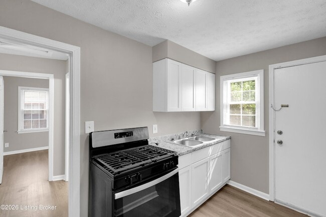 Building Photo - 1927 S 28th St