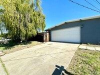 Building Photo - 1111 Marionola Way