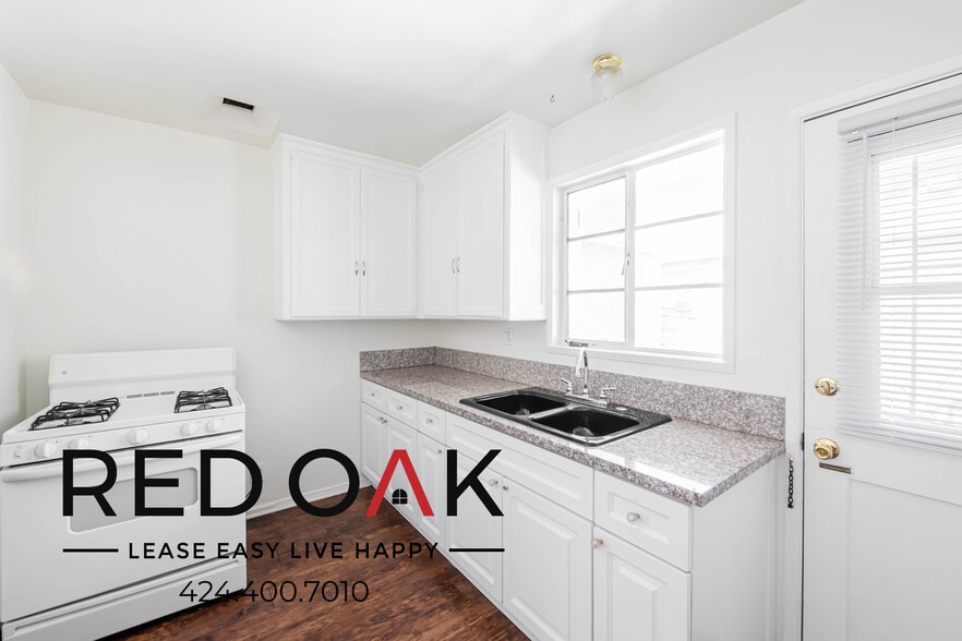 Building Photo - 1315 Laurel Ave