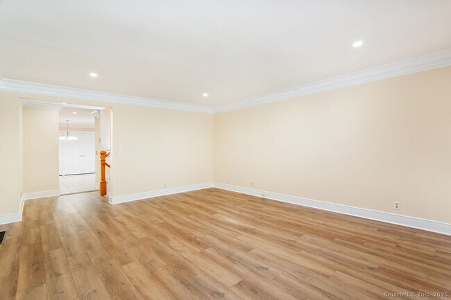 Building Photo - 13 Lawson Ln