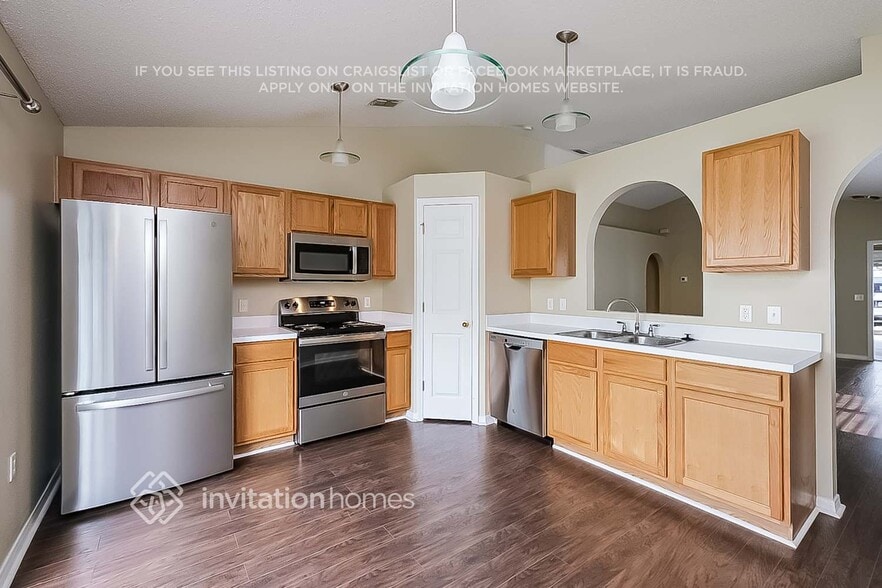 Building Photo - 17037 Holmby Ct
