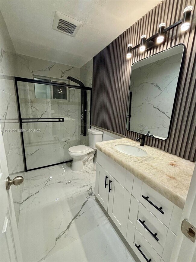 Building Photo - 8561 Claridge Dr