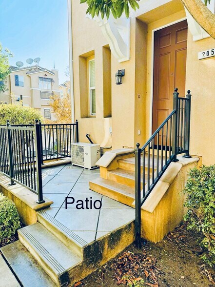 Building Photo - 205 Parc Place Dr