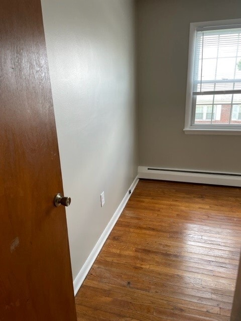 Building Photo - 915 Country Club Dr