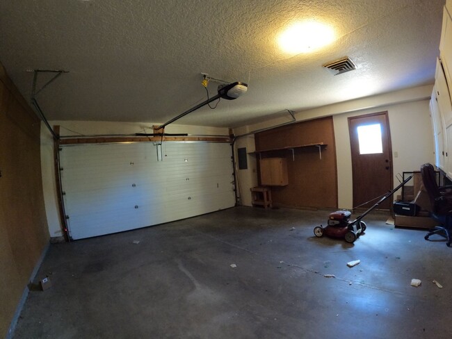 Building Photo - 2062 Pinecone Way