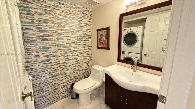 Building Photo - 3530 Mystic Pointe Dr