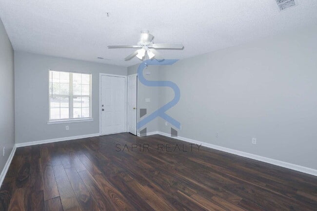 Building Photo - Pet-Friendly Living in Pinedale – 3BR/2.5BA Ready for You