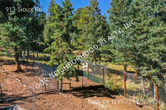 Building Photo - 913 Sioux Rd