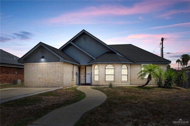 Primary Photo - 1005 N Sabinas St