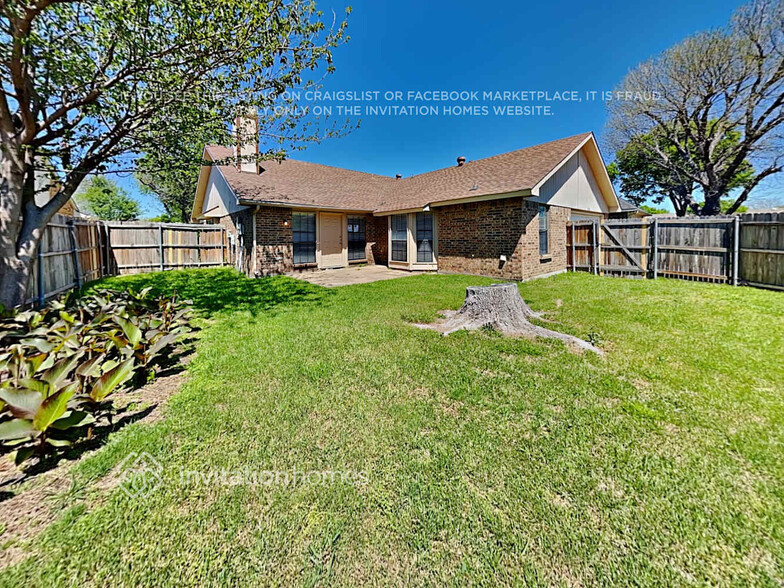 Building Photo - 2626 Hampshire Dr