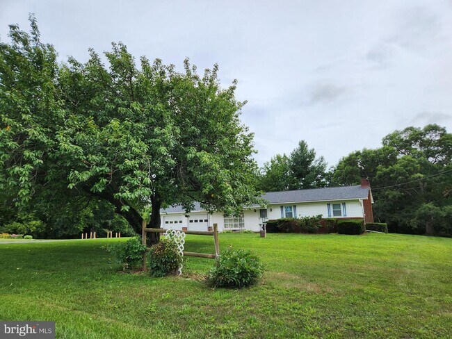 Building Photo - 12426 Legore Rd