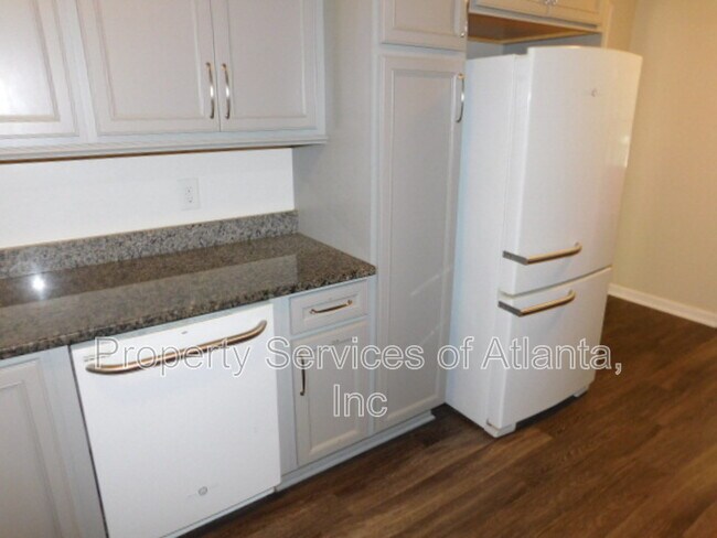 Building Photo - 188 Shawnee Trail SE