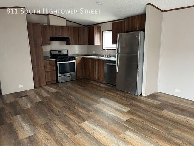 Building Photo - 811 S Hightower St