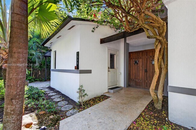 Building Photo - 1511 SW 30th Pl
