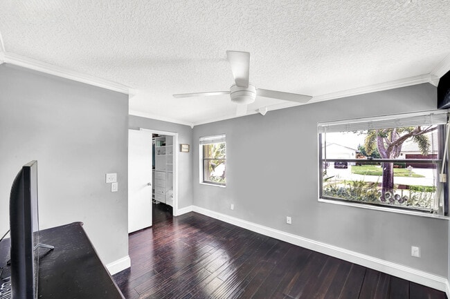 Building Photo - 8633 Vista Del Boca Dr
