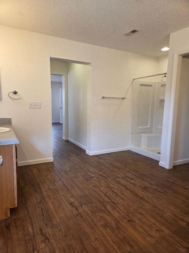 Building Photo - $2,350 - 4 Bedroom 2.5 Bathroom Unfurnished Home Near WCU