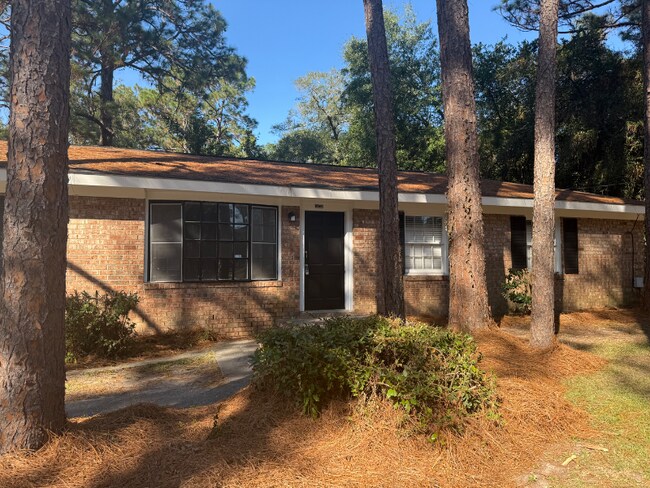 Building Photo - 302 Lanier Rd