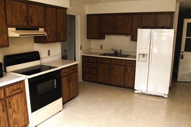 Building Photo - 209 East Ave