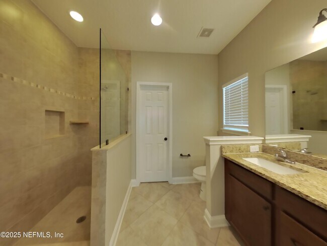 Building Photo - 523 Meldrum Ln