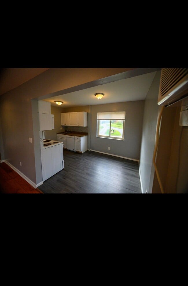 Building Photo - 6366 Corbly Rd