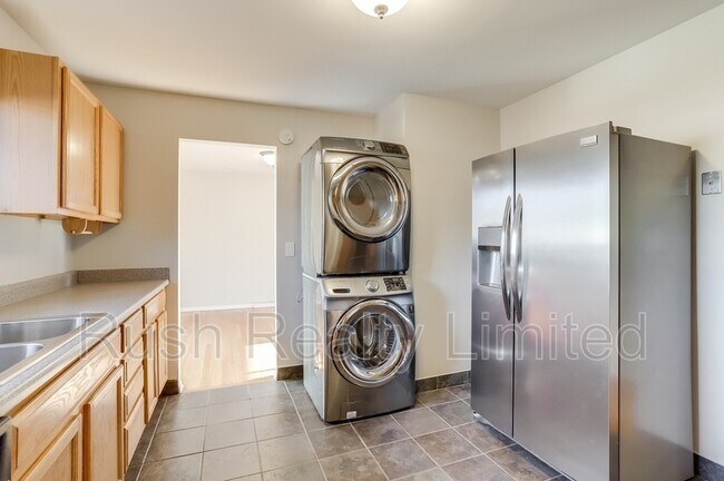 Building Photo - 4326 Raritan St