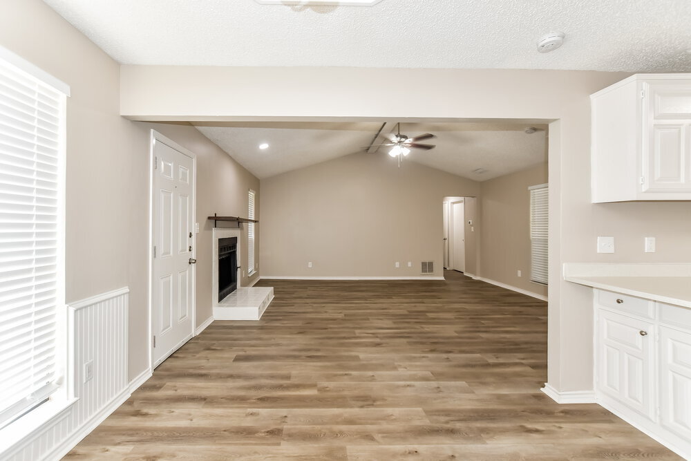 Building Photo - 308 Southlake Dr