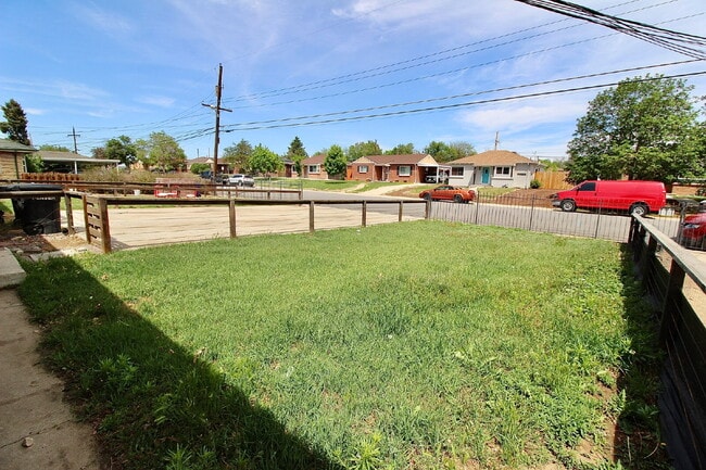 Building Photo - 3614 N Monaco St Pkwy