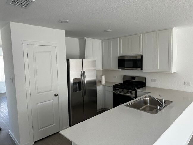 Building Photo - 1620 Elliott Rd