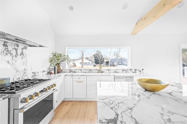 Building Photo - 21 N Howells Point Rd