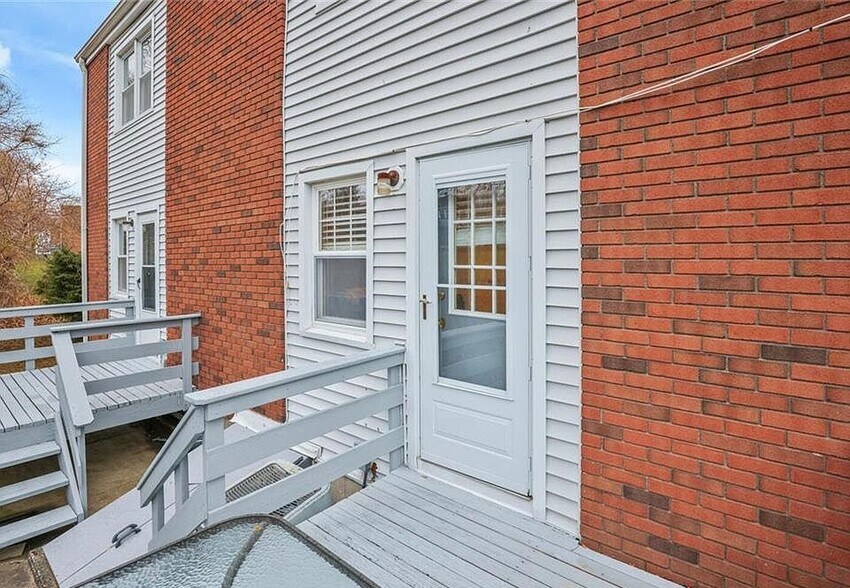 Building Photo - 133 Seemans Ln