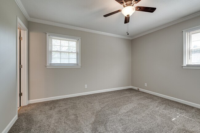 Building Photo - 114 Cottonwood Dr