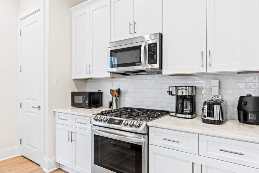 Building Photo - 17 Sunset Key Ct