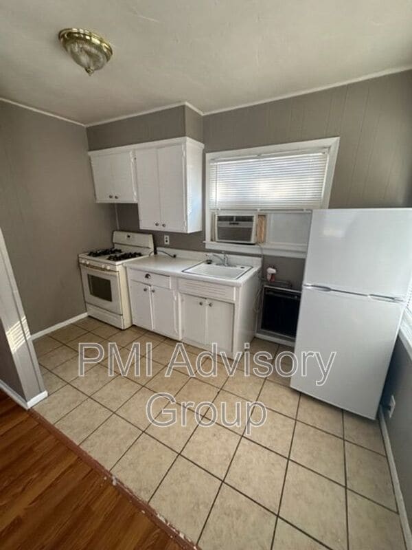 Building Photo - 308 Chestnut St