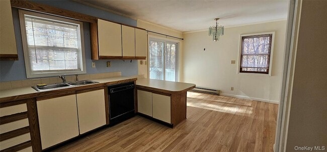 Building Photo - 323 Cushetunk Dr