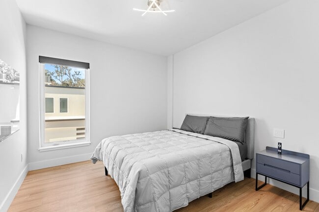Building Photo - Exclusive Townhome in The Vue at Celebration Pointe