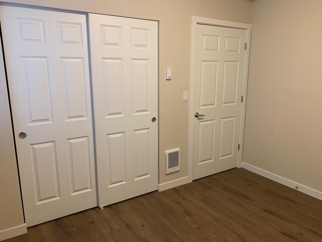 Building Photo - 619 Elizabeth St