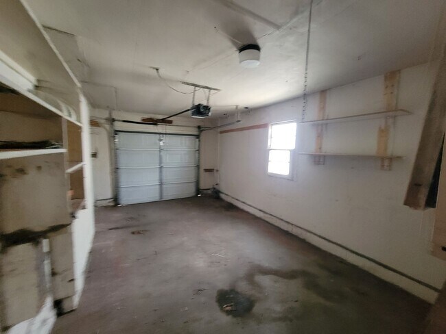 Building Photo - 3 Bed 1 Bath Home for RENT