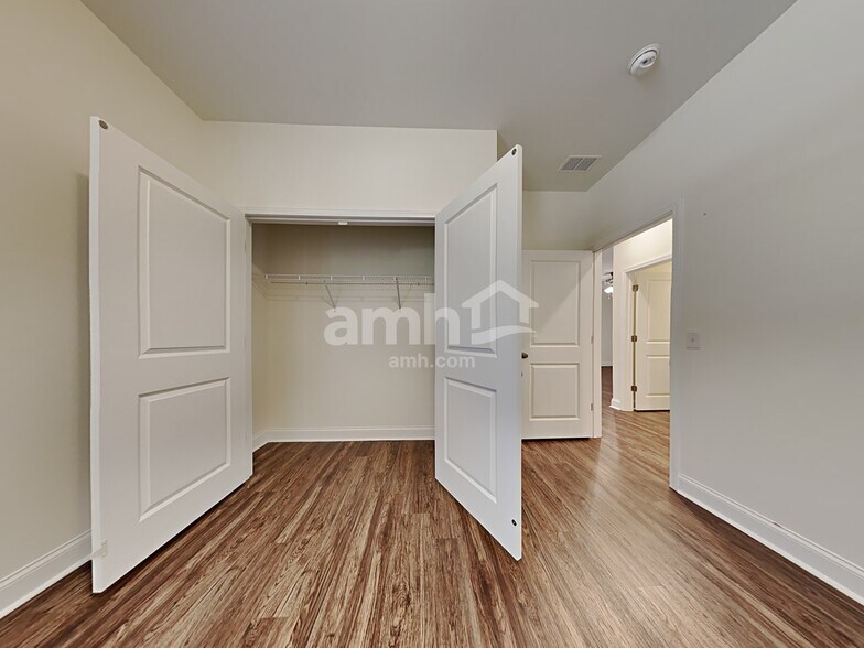 Building Photo - 408 Ronter Ct