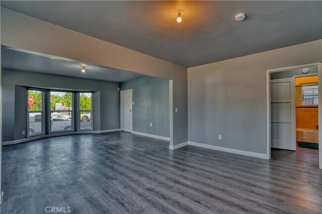 Building Photo - 127 S Townsend Ave