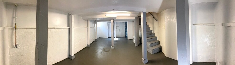 Building Photo - 6021 NW 60th Ave